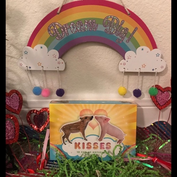 Kisses Pop Up Love Greeting Cards. - Picture 2 of 8